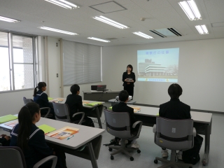 桜丘中学校に対する広報の様子