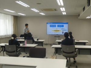 業務説明の様子