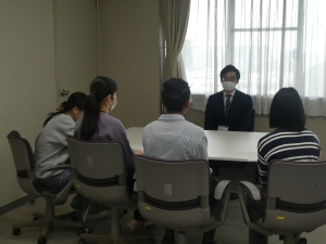 模擬取調べの様子