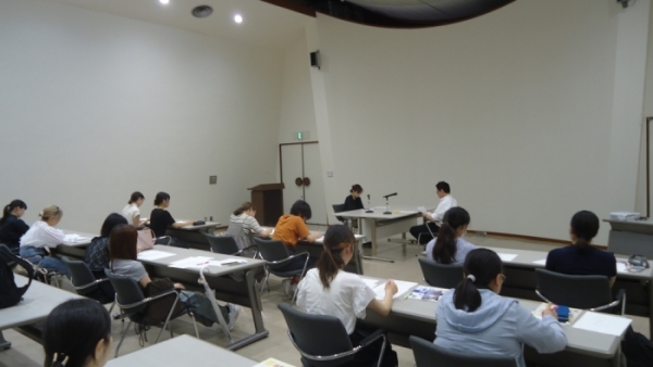 模擬取調べの様子