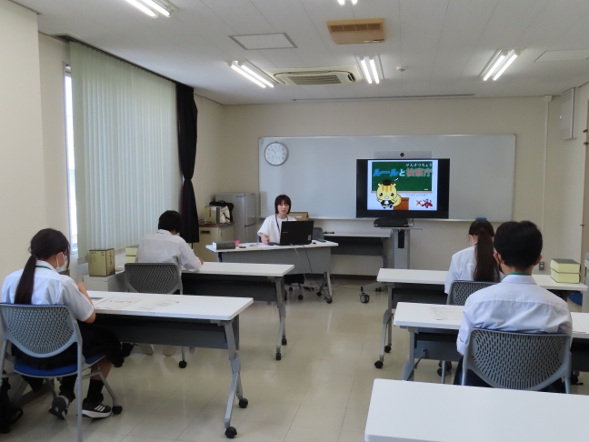 職場体験の様子（業務説明）