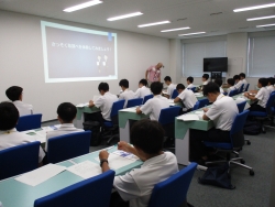 画像の代替テキストを入力ください。