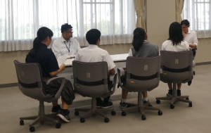 模擬取調べ演習の様子